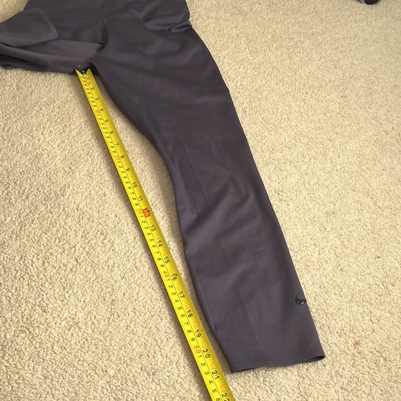 Nike Crop - Picture 11 of 11